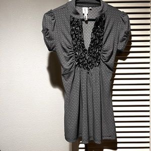 Women’s top size Medium